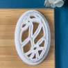 Cutter in the shape of oval (50 x 30 mm).