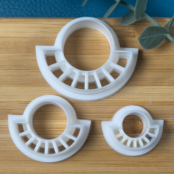 Cutter in the shape of hand fan (Different available sizes).