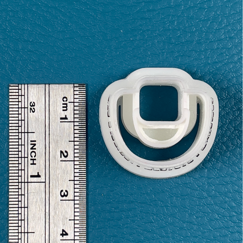Cutter in the shape of square door knocker with a hole (Diff