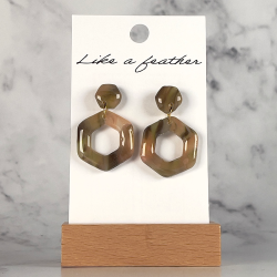 dangling earrings shaped like hexagone, in khaki, green, pal