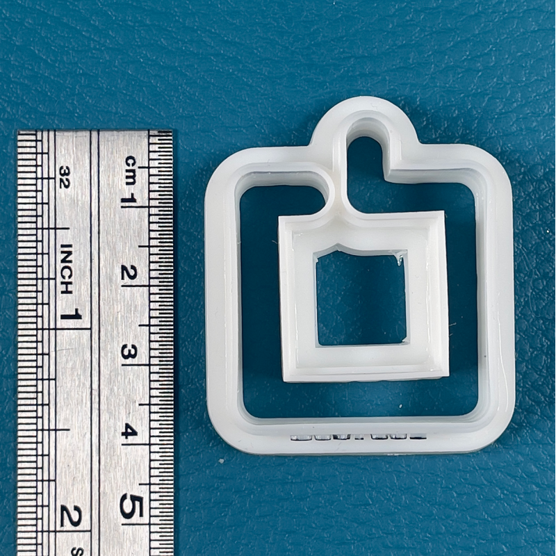 Cutter in the shape of square (Different available sizes).