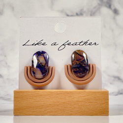 stud earrings shaped like half-oval and oval, in mokka, purp