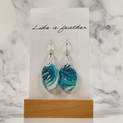dangling earrings shaped like oval, in blue, white, silver c