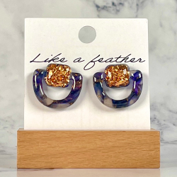 stud earrings shaped like half-circle door knocker, in golde