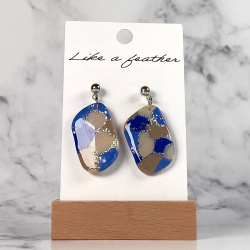 dangling earrings shaped like organic, in blue, sand, beige