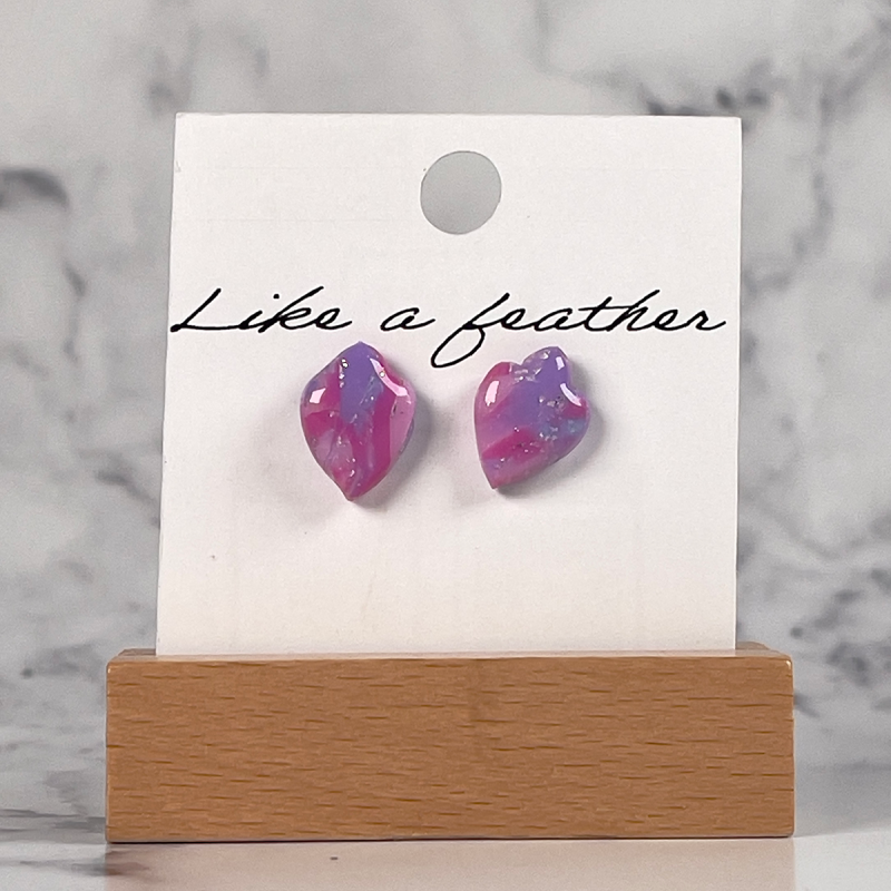stud earrings shaped like inverted amphora, in fuchsia, purp