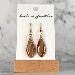 dangling earrings shaped like drop, in beige, golden, burgun