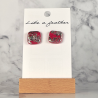 Boucles d'oreilles puces en forme de carré, de couleurs roug