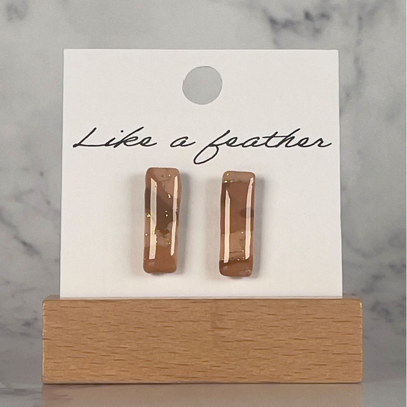 stud earrings shaped like rectangle, in mokka, brown, beige