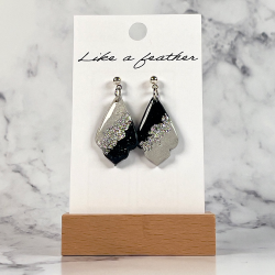 dangling earrings shaped like inverted amphora, in black, si