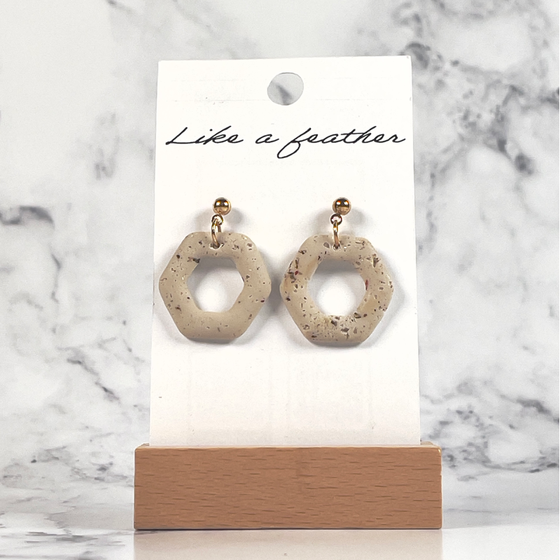 Boucles d'oreilles pendantes en forme d'hexagone, de couleur
