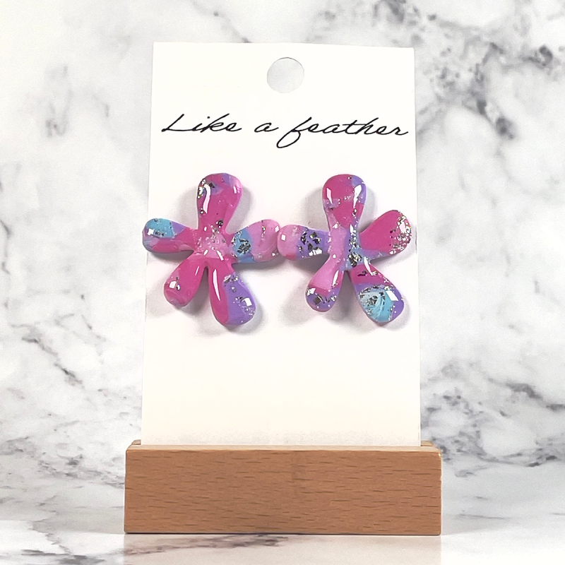 stud earrings shaped like flower, in fuchsia, pastel rose, s